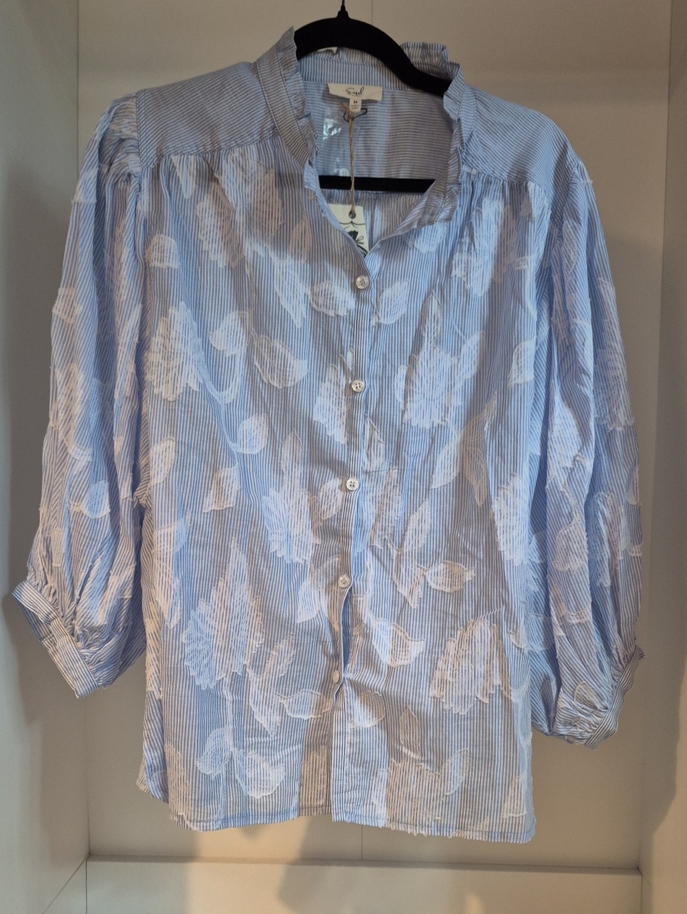 Easel Light Blue & White Floral Puff Sleeve Stripe Button-Down Shirt